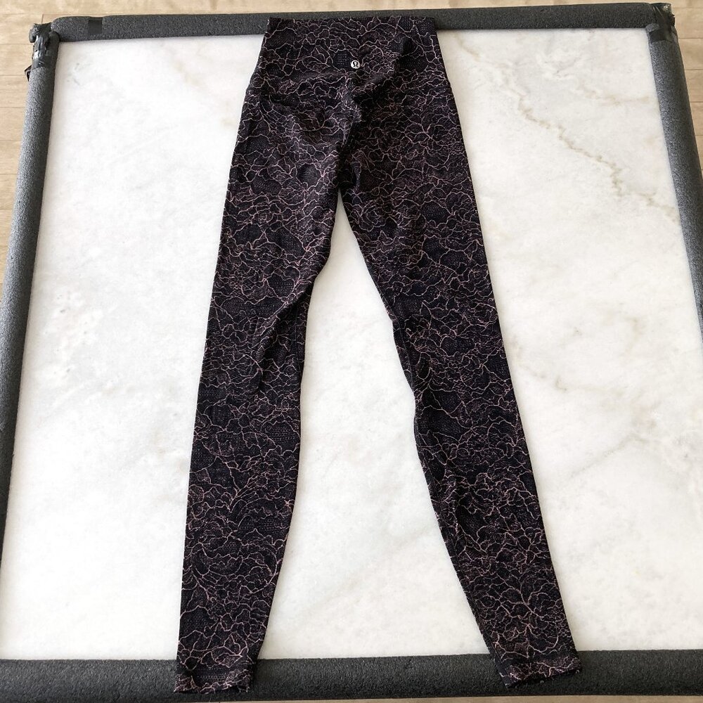 Like new! Lululemon Align Pants / high rise leggings (black lacescape) Nulu